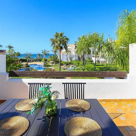 Monteros Palm - Sea & Pool View Apartmán